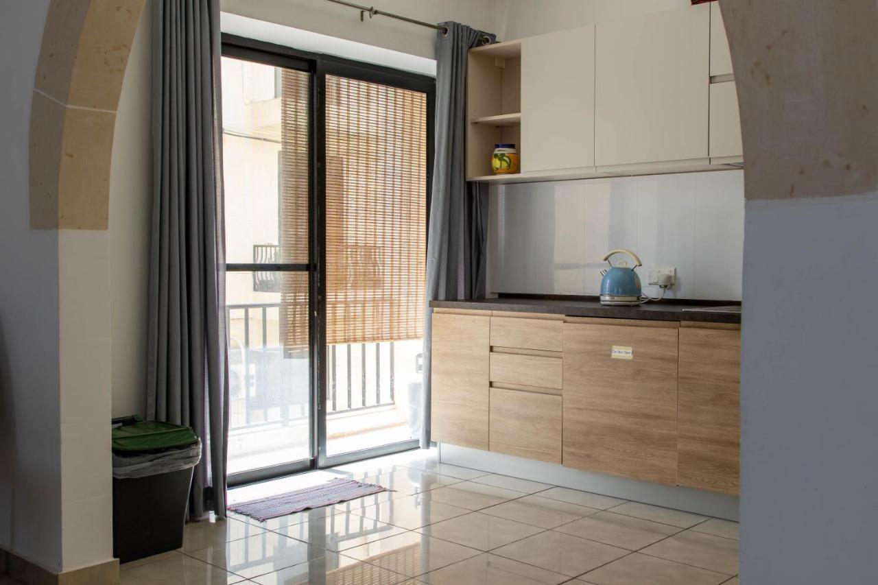 Spacious 3-Bedroom Apartment 30 Seconds From Sea Marsaskala Exterior foto